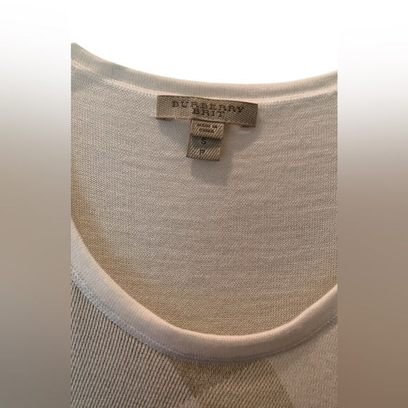 Burberry light wool sweater- perfect transitional weight! - Picture 5 of 7